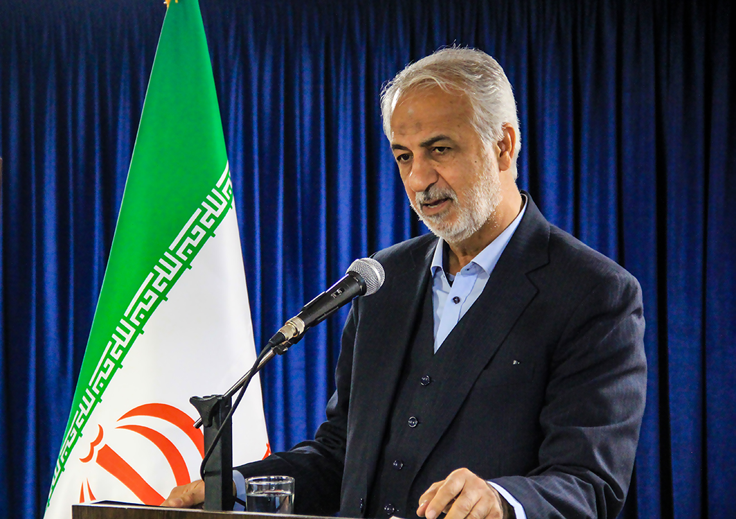 کسب بصیرت؛ قطب نمای شناخت راه و مانع نفوذ دشمن کسب بصیرت؛ قطب نمای شناخت راه و مانع نفوذ دشمن