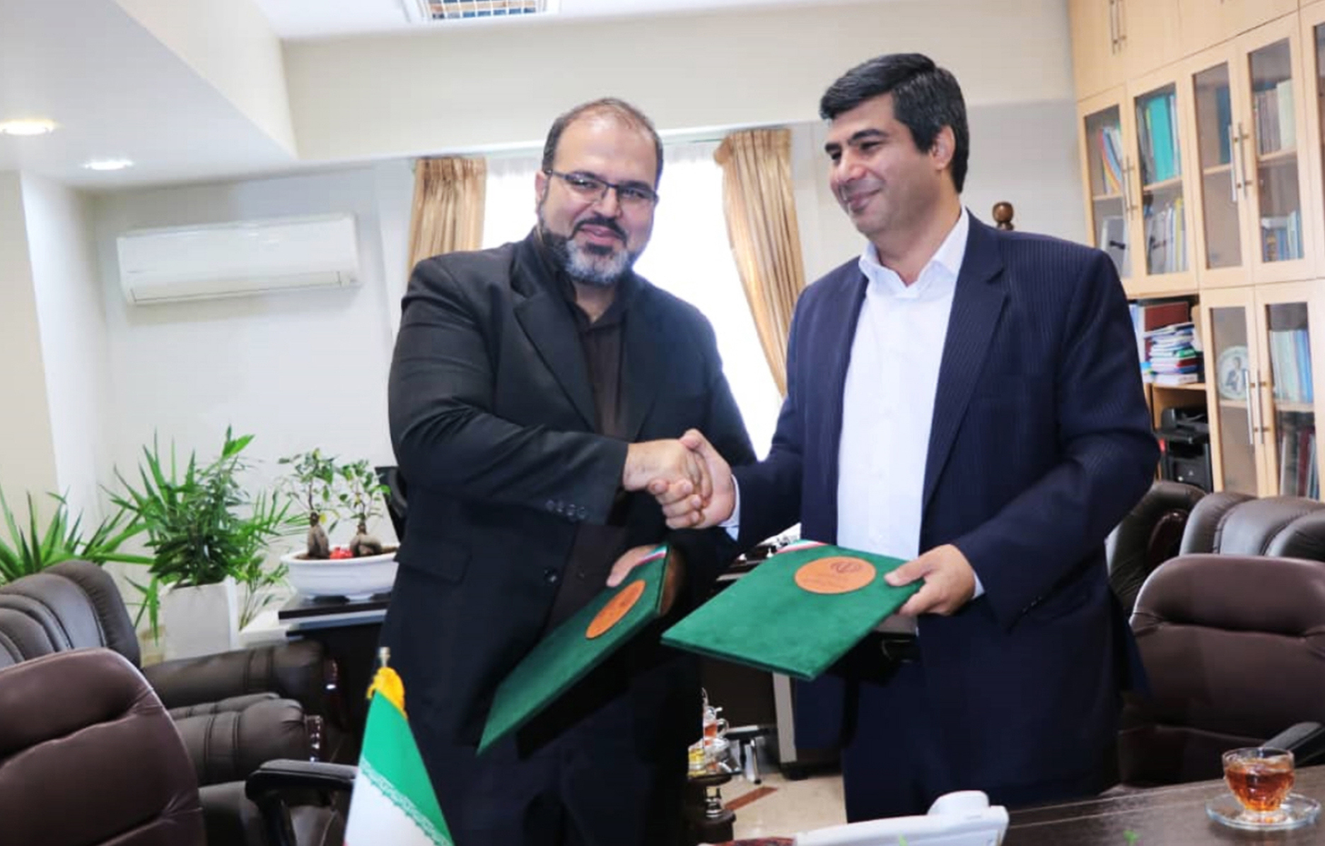 انعقاد تفاهمنامه همکاری معاونت علمی و فناوری ریاست جمهوری و سازمان اقتصادی کوثر انعقاد تفاهمنامه همکاری معاونت علمی و فناوری ریاست جمهوری و سازمان اقتصادی کوثر