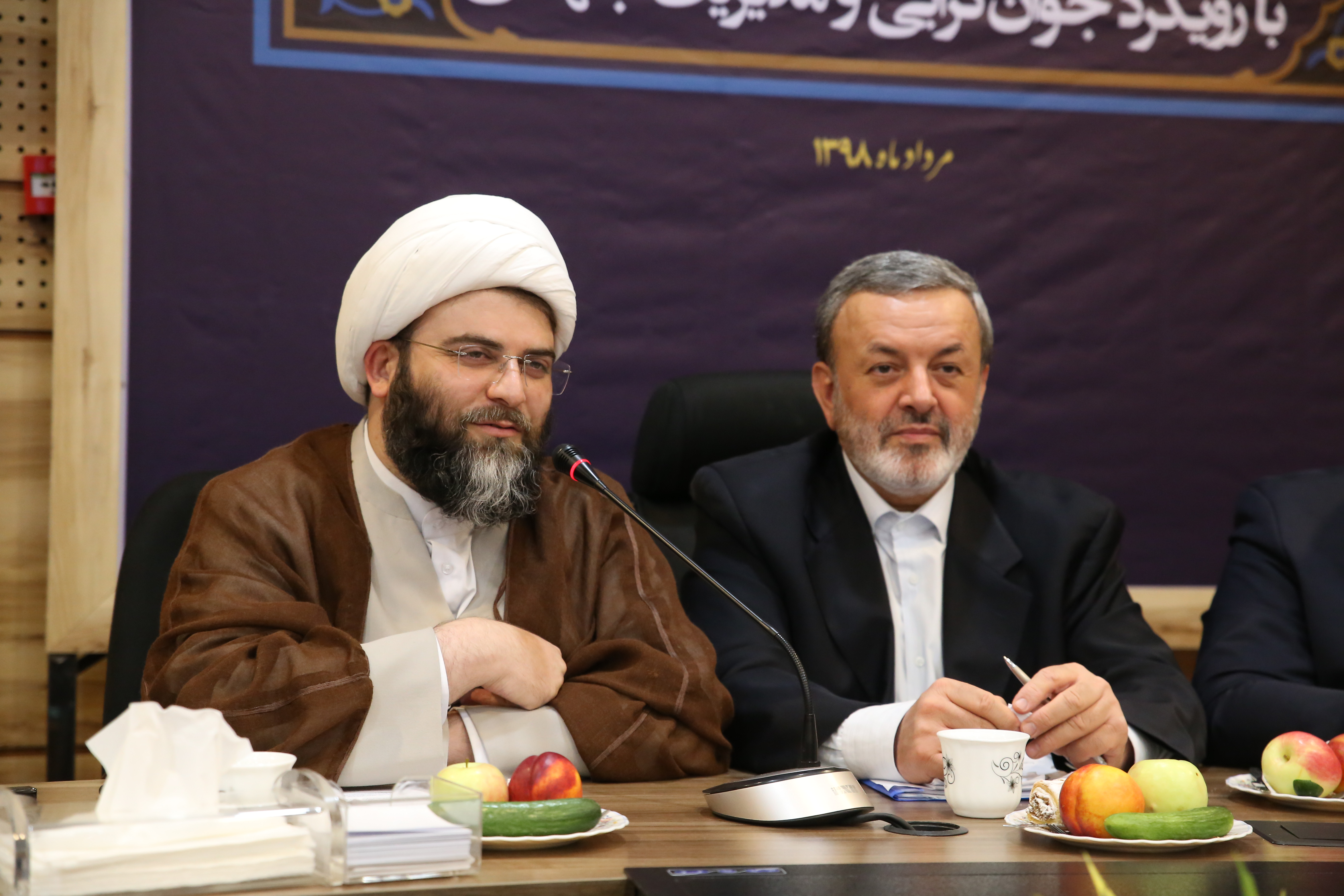 حجتالاسلام و المسلمین محمد قمی رئیس سازمان تبلیغات اسلامی: ما نیازمند اقتصادی هماهنگ با فرهنگ اسلامی ایرانی هستیم حجتالاسلام و المسلمین محمد قمی رئیس سازمان تبلیغات اسلامی: ما نیازمند اقتصادی هماهنگ با فرهنگ اسلامی ایرانی هستیم