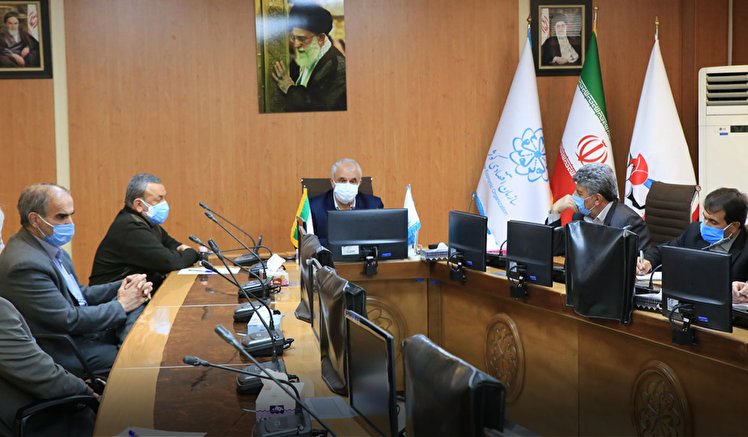 اهدای لوح تقدیر به تلاشهای مؤمنانه، جهادگرانه و هوشمندانه مدیرعامل سازمان اقتصادی کوثر