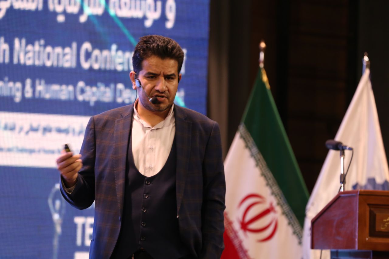 تولید بذر گندم با مزیت افزایش ۴۰ درصدی محصول تولید بذر گندم با مزیت افزایش ۴۰ درصدی محصول