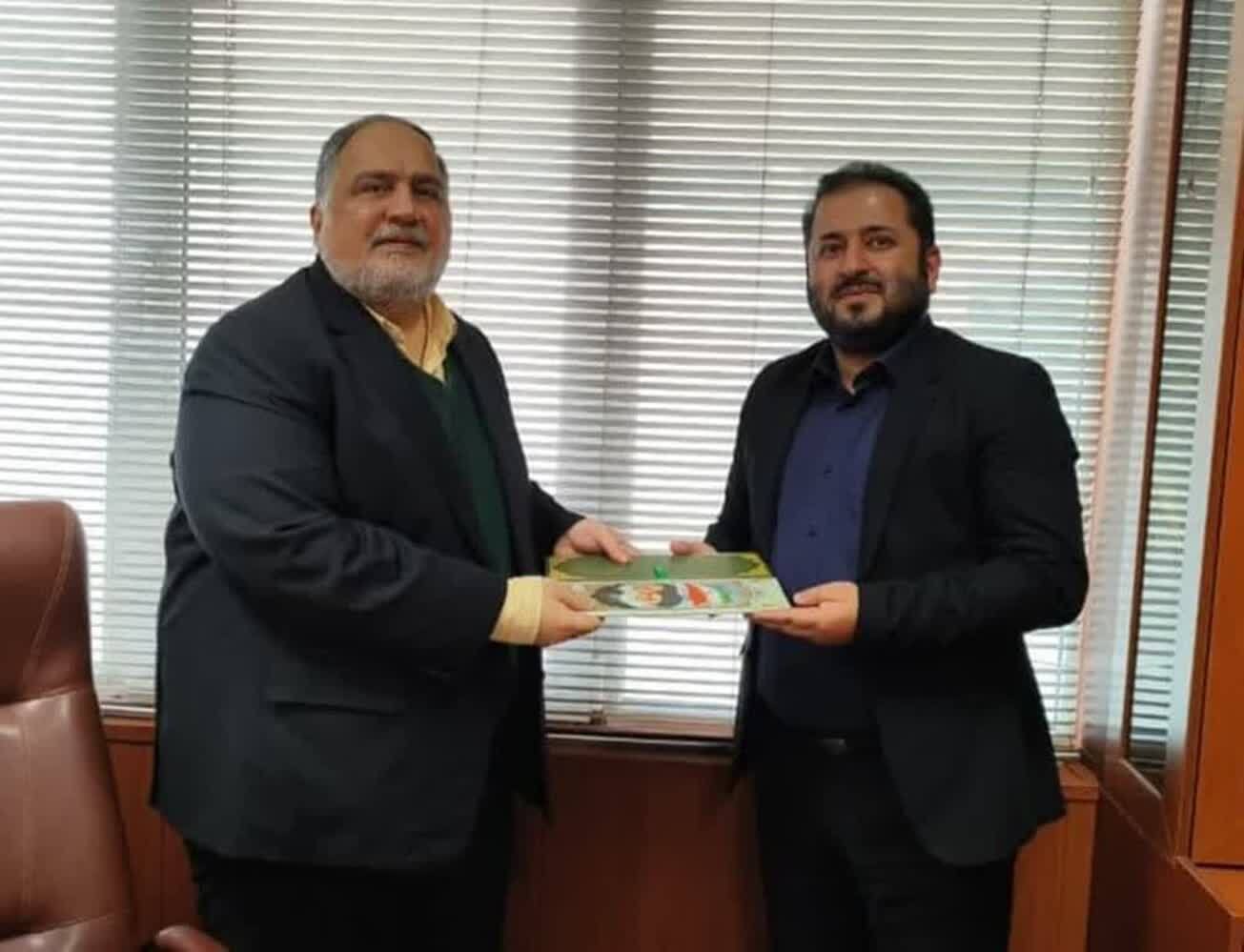 «ولی پور» مدیرعامل خوراک دام پارس شد «ولی پور» مدیرعامل خوراک دام پارس شد