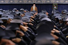دیدار جمعی از فرماندهان نیروی هوایی و پدافند هوایی ارتش با رهبر معظم انقلاب اسلامی دیدار جمعی از فرماندهان نیروی هوایی و پدافند هوایی ارتش با رهبر معظم انقلاب اسلامی