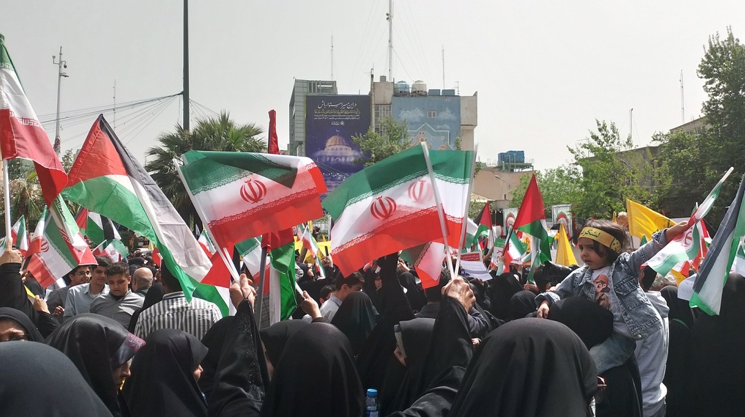 تجمع مردم تهران در محکومیت جنایات اخیر رژیم صهیونیستی تجمع مردم تهران در محکومیت جنایات اخیر رژیم صهیونیستی