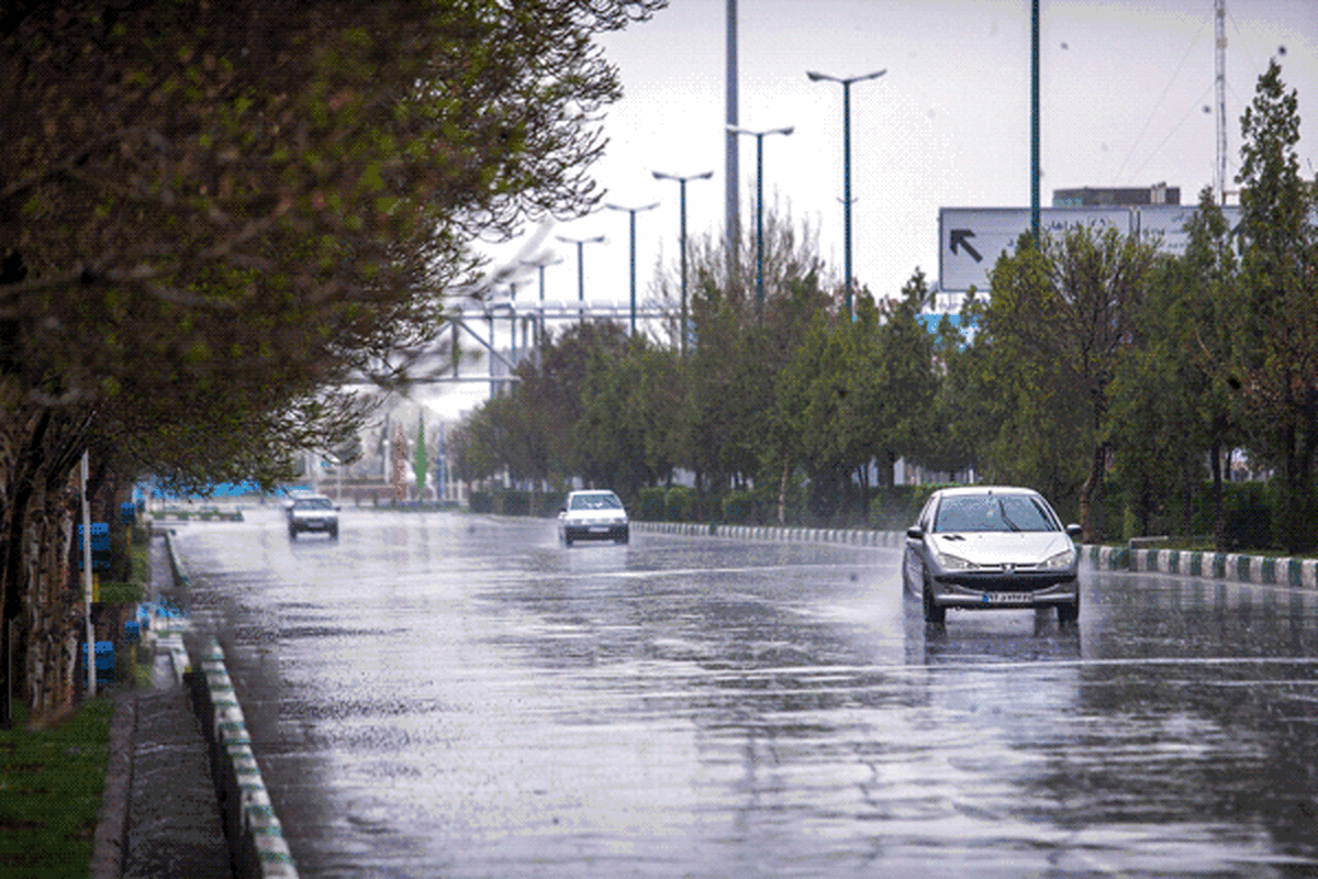 رگبار و رعد و برق در ۷ استان