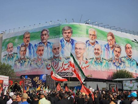 تشییع با شکوه پیکر شهدای مقاومت در تهران