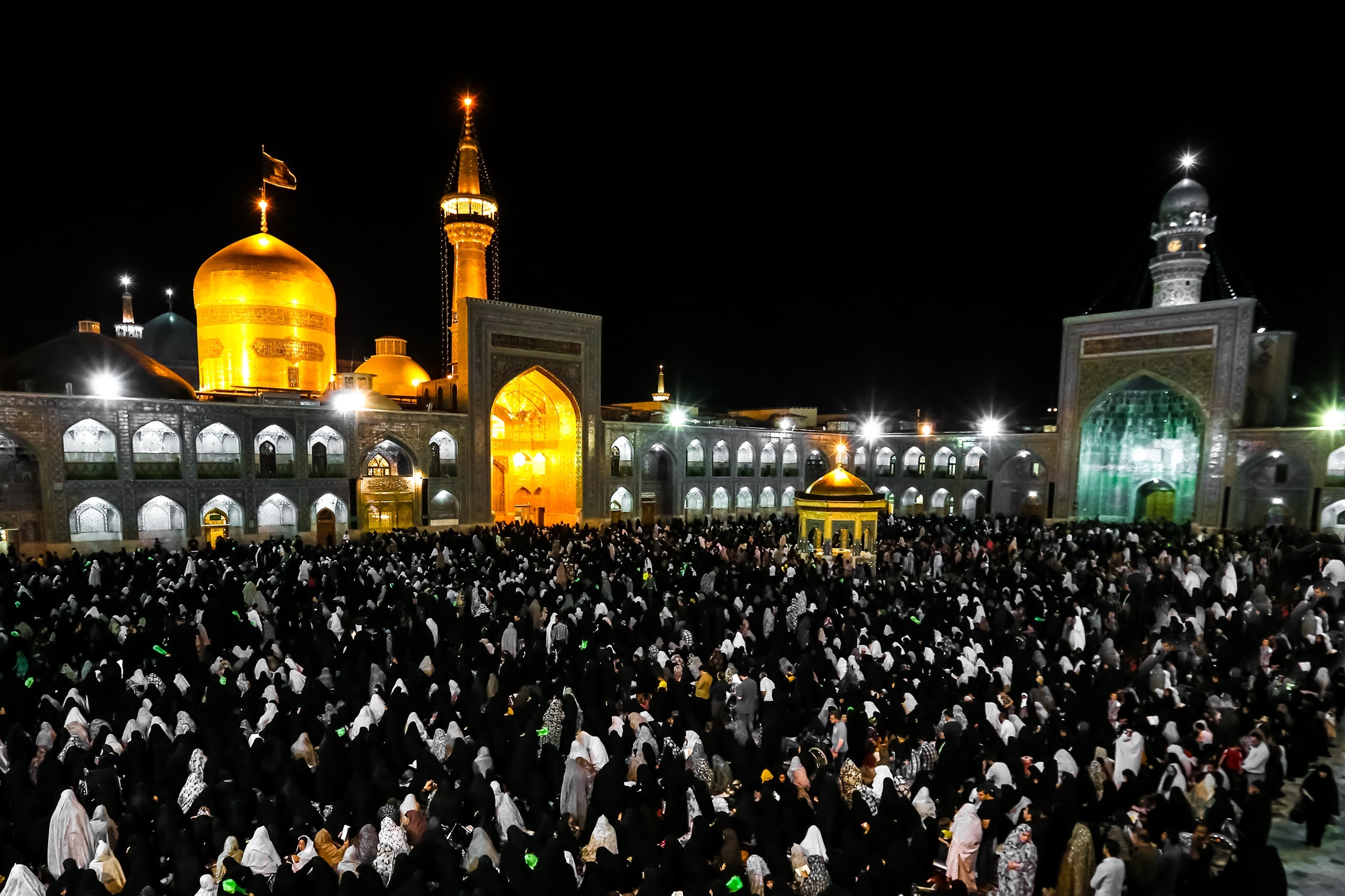 ورود بیش از ۲ میلیون زائر به مشهد
