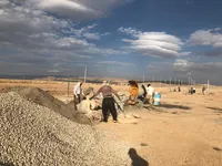 گزارش تصویری تسطیح ٧ هکتار به صورت پلکانی و ١٣ واحد مجزا، کشت کوجه فرنگی رقم چری (زیتونی) و شروع گُل دهی گلخانه هلیلان استان ایلام با توانمندی سرمایه انسانی شرکت پیشگامان کشاورزی کوثر کرمانشاه