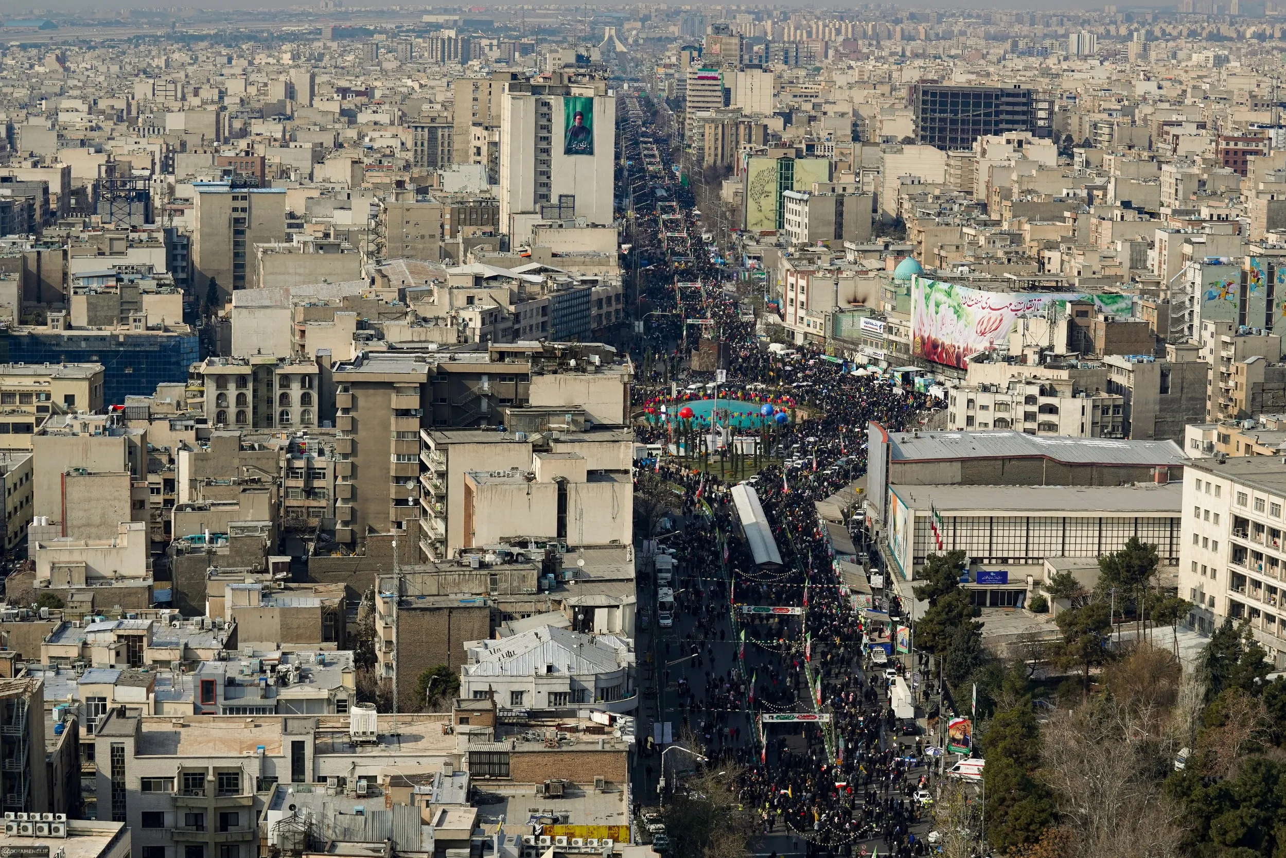 تصاویر هوایی راهپیمایی مردم تهران در ۲۲ بهمن ۱۴۰۳