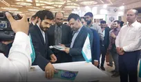 بازدید معاون علمی رئیس جمهور از غرفه رویش کوثر