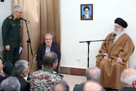 دیدار جمعی از فرماندهان نیرو‌های مسلح با فرمانده معظم کل قوا
