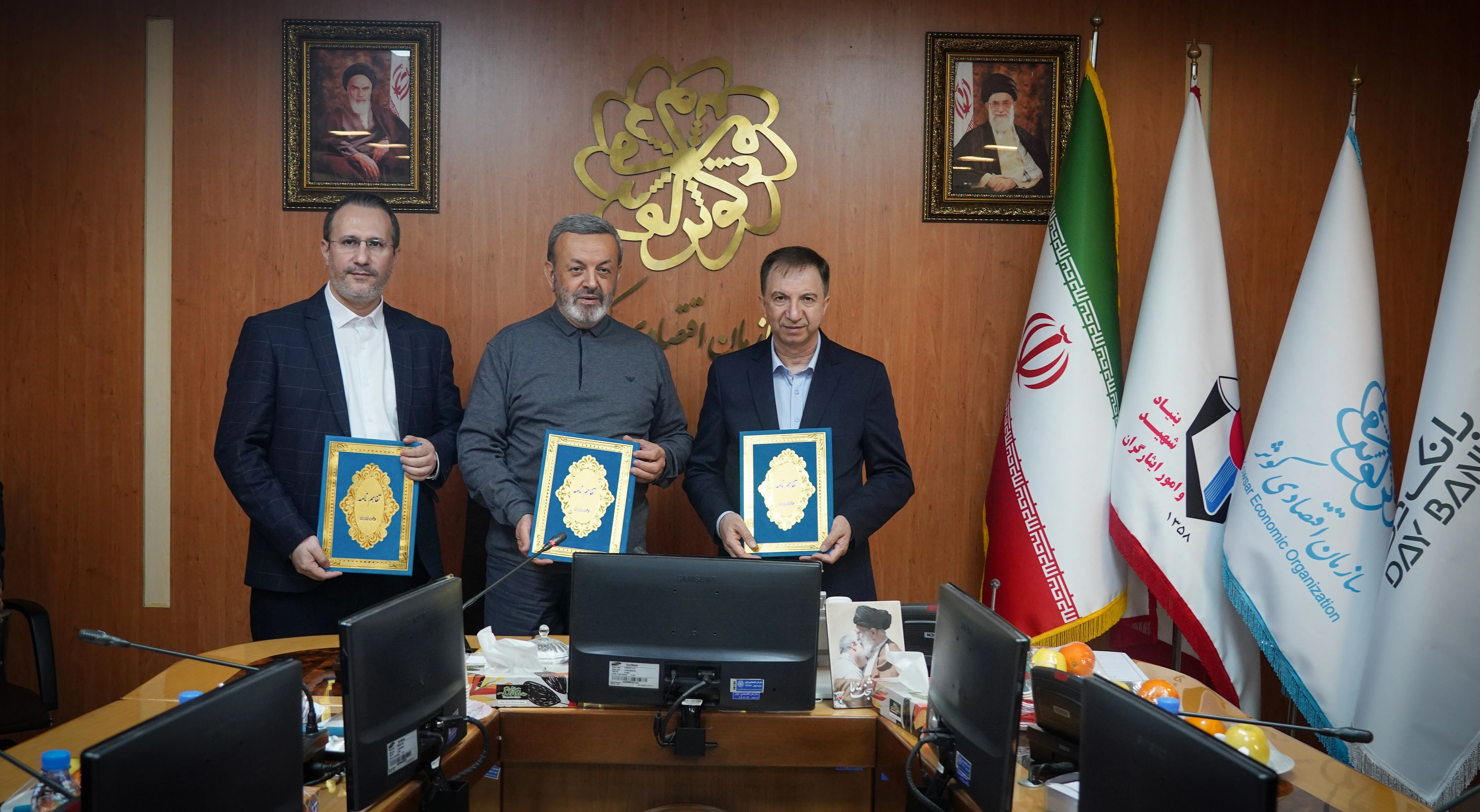 تفاهم نامه همکاری میان سازمان اقتصادی کوثر، بانک دی و شرکت دانش بنیان رویش کوثر امضا شد