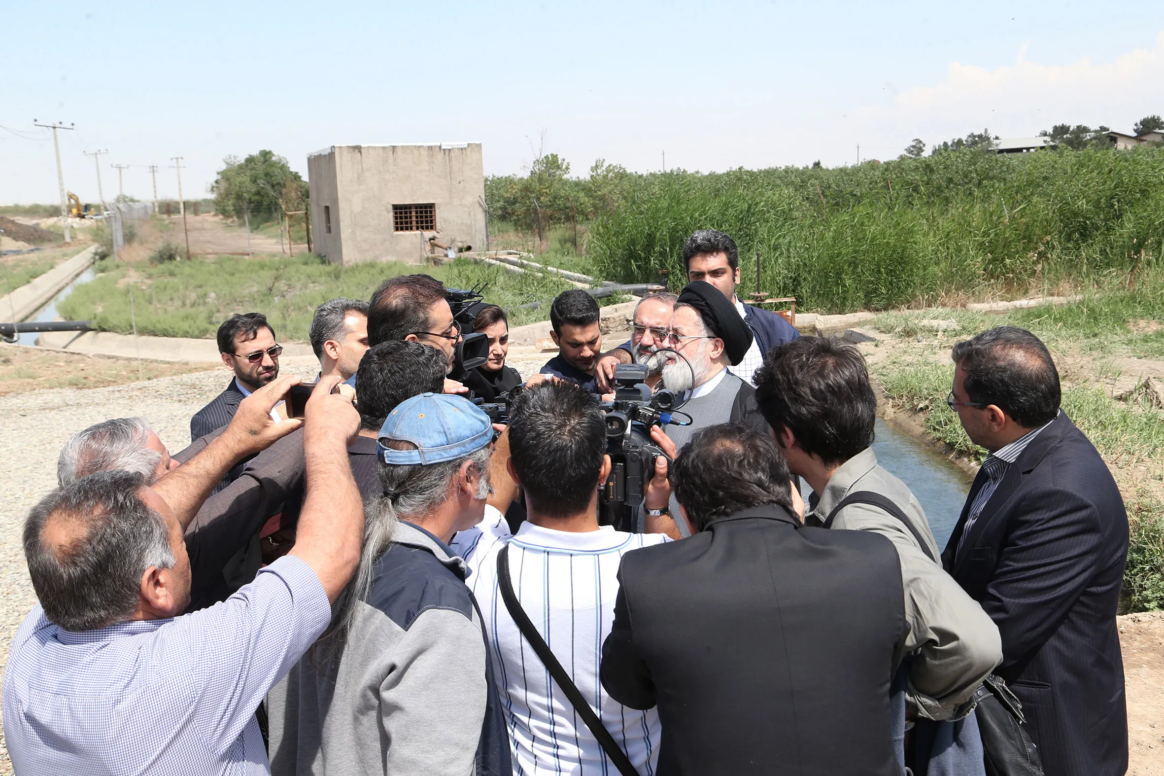 گزارش تصویری آئین افتتاح دو پروژه مهم کشاورزی سازمان اقتصادی کوثر در شهرستان ورامین 1397/02/25
