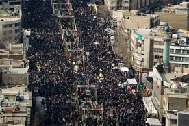 تصاویر هوایی راهپیمایی مردم تهران در ۲۲ بهمن ۱۴۰۳