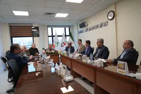 مهندس اسکندری، مدیرعامل سازمان اقتصادی کوثر در نشست با مدیران مؤسسه ایثار: مهمترین شاخص در ارزیابی موفقیت مؤسسه ایثار، رضایت‌مندی جامعه شاهد و ایثارگر است
