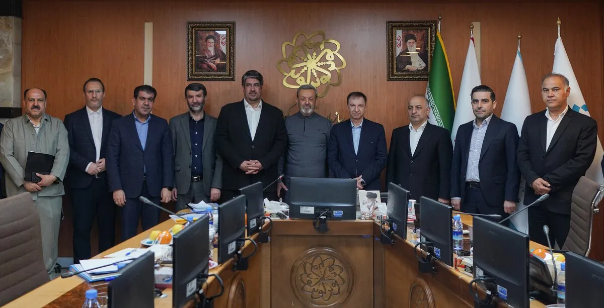 تفاهم نامه همکاری میان سازمان اقتصادی کوثر، بانک دی و شرکت دانش بنیان رویش کوثر امضا شد