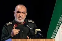 رهبر انقلاب کشور را در طوفانی‌ترین فتنه‌ها از دل حوادث سخت عبور داد